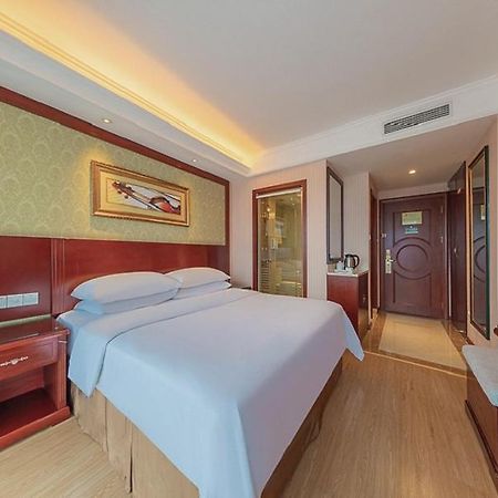 Yichang Vienna Hotel Wanda Branch Exterior photo