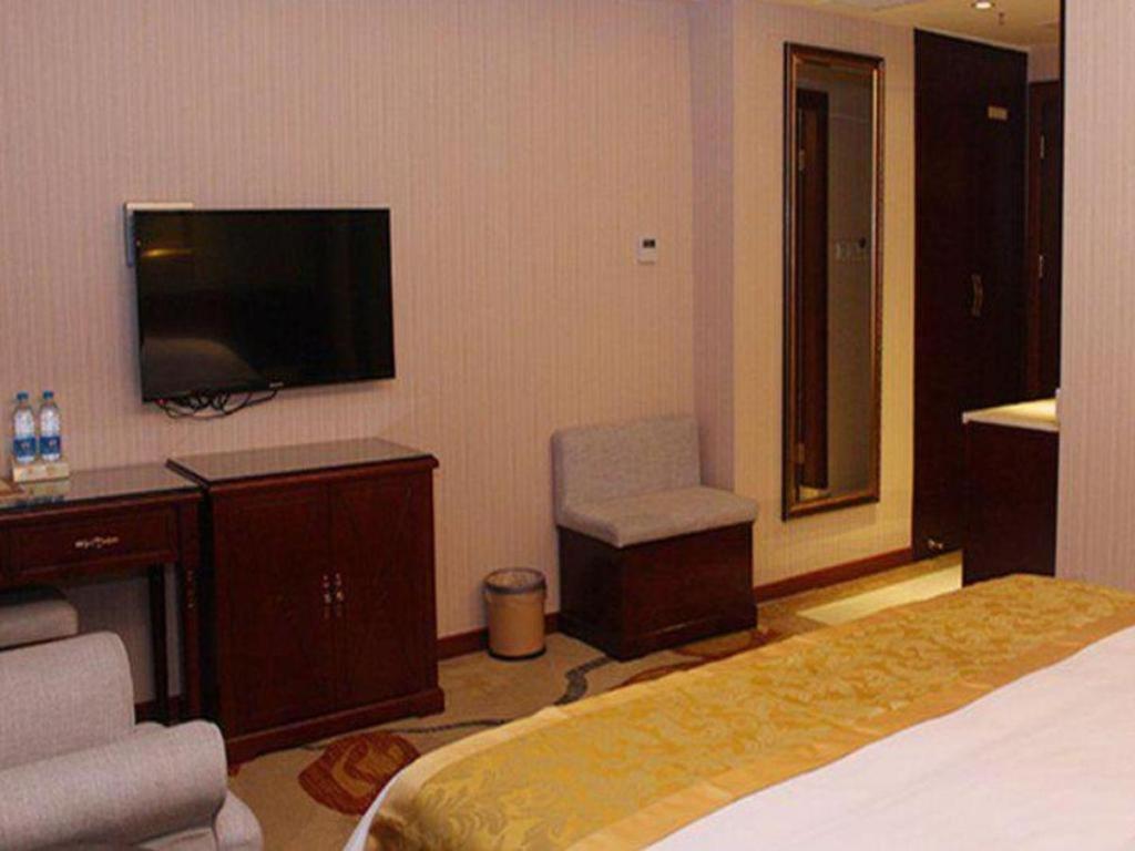 Yichang Vienna Hotel Wanda Branch Exterior photo