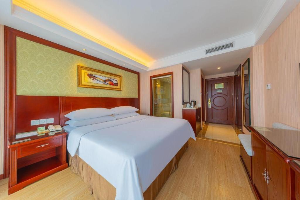 Yichang Vienna Hotel Wanda Branch Exterior photo