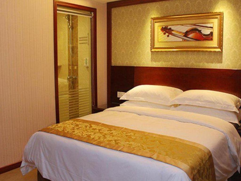 Yichang Vienna Hotel Wanda Branch Exterior photo