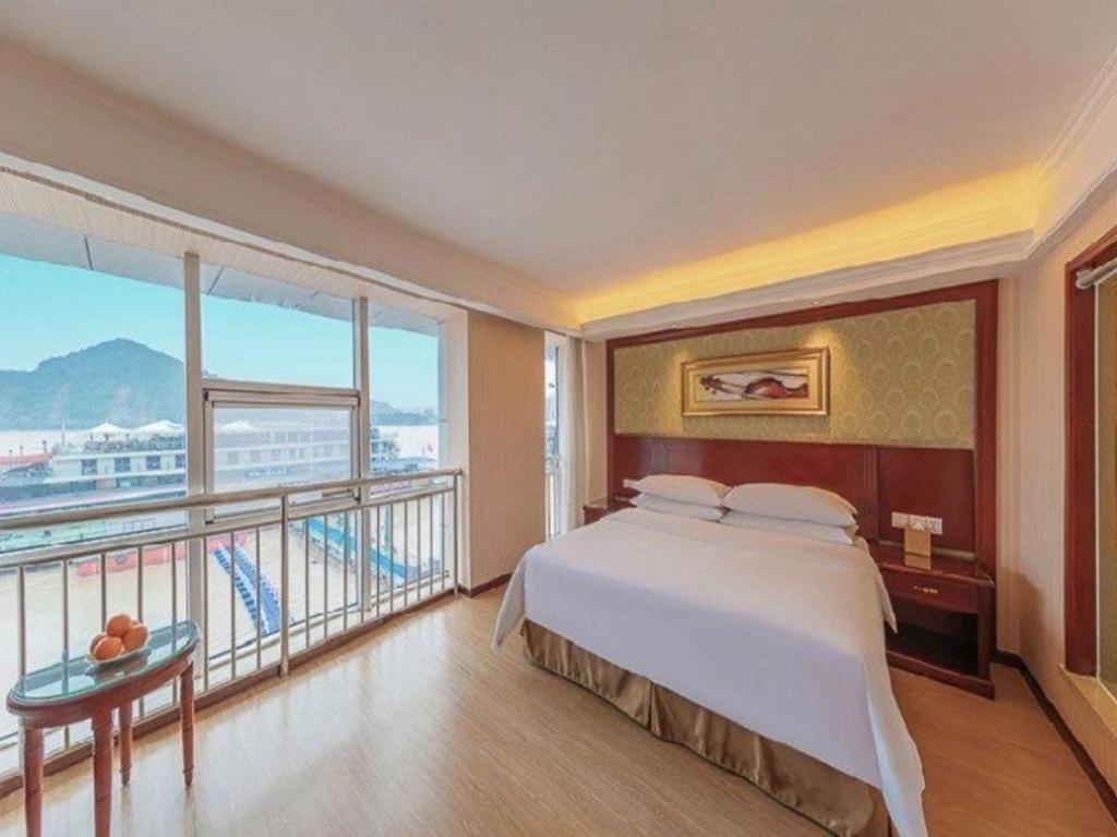 Yichang Vienna Hotel Wanda Branch Exterior photo