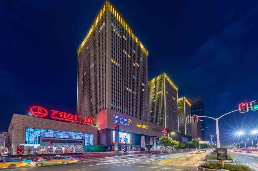 Yichang Vienna Hotel Wanda Branch Exterior photo