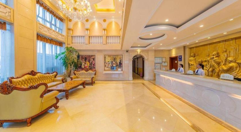 Yichang Vienna Hotel Wanda Branch Exterior photo
